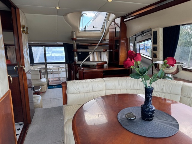 1411906-38 Princess 72 – 1997 – Lyxig motorjakt