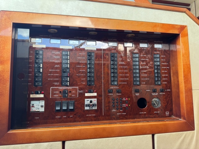 1411906-40 Princess 72 – 1997 – Lyxig motorjakt