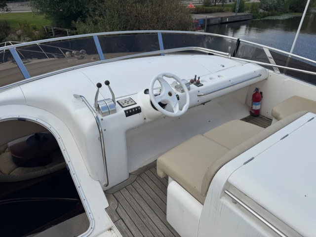 1411906-63 Princess 72 – 1997 – Lyxig motorjakt