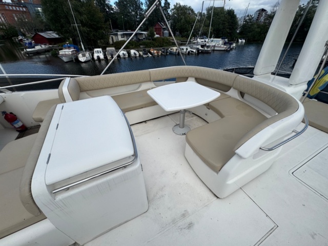 1411906-64 Princess 72 – 1997 – Lyxig motorjakt