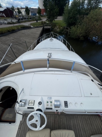 1411906-68 Princess 72 – 1997 – Lyxig motorjakt