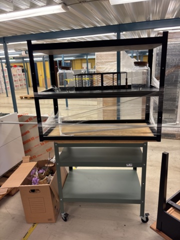 1387007-4 Parti med diverse bohag - diskmaskin, möbler, inredning, m.m.