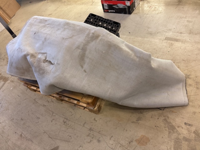 1387007-8 Parti med diverse bohag - diskmaskin, möbler, inredning, m.m.