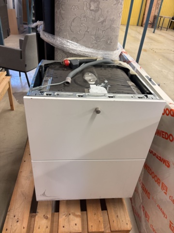 1387007-17 Parti med diverse bohag - diskmaskin, möbler, inredning, m.m.