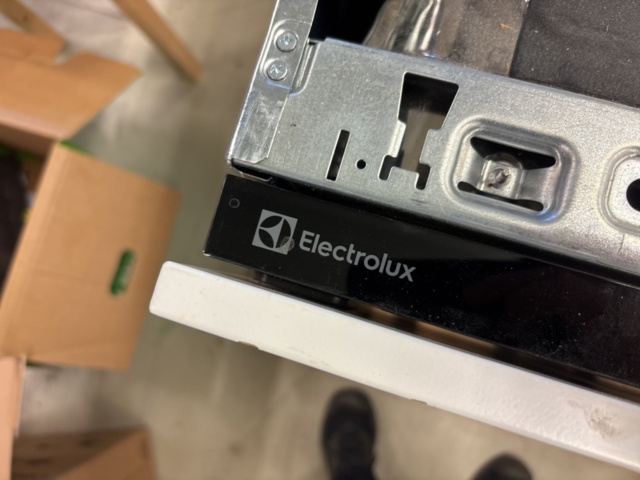 1387007-19 Parti med diverse bohag - diskmaskin, möbler, inredning, m.m.