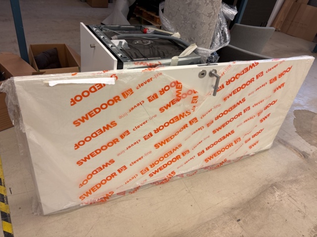 1387007-27 Parti med diverse bohag - diskmaskin, möbler, inredning, m.m.