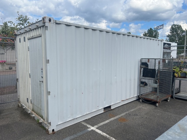 1395596-2 Container 20 fot med innehåll