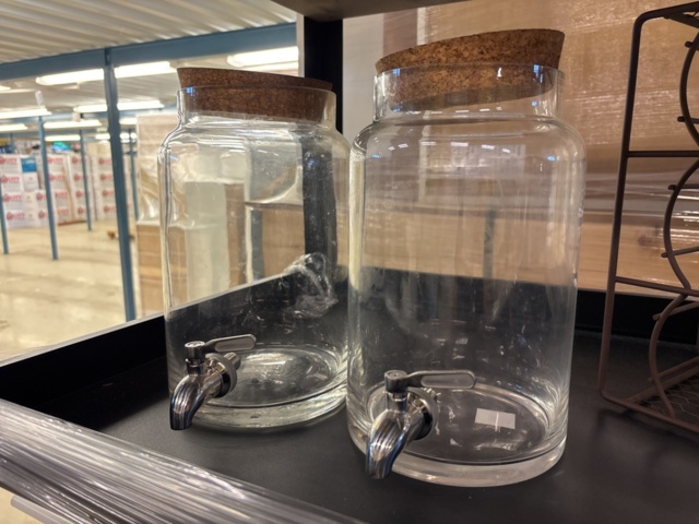 1387007-44 Parti med diverse bohag - diskmaskin, möbler, inredning, m.m.