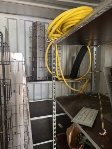 1395596-12 Container 20 fot med innehåll