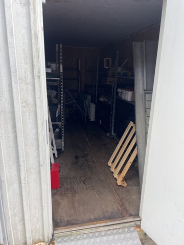 1395595-4 Container 20 fot med innehåll