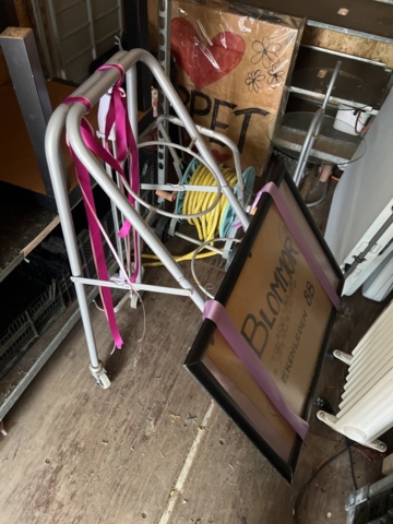 1395595-10 Container 20 fot med innehåll