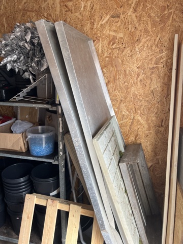 1395595-12 Container 20 fot med innehåll