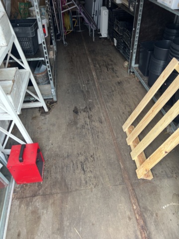 1395595-15 Container 20 fot med innehåll