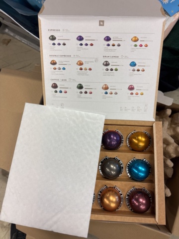 1387009-10 Samling med diverse - kaffekapselmaskin, förbandsmaterial, whiteboardtavla etc.