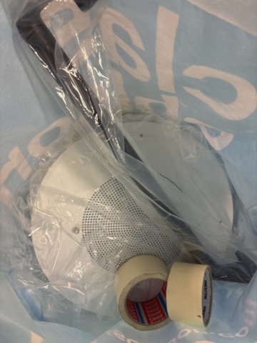 1387009-18 Samling med diverse - kaffekapselmaskin, förbandsmaterial, whiteboardtavla etc.