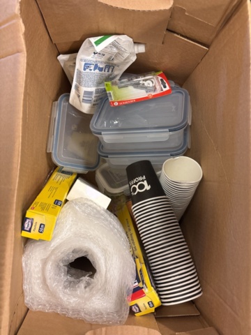 1387009-29 Samling med diverse - kaffekapselmaskin, förbandsmaterial, whiteboardtavla etc.