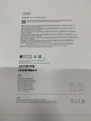 1412147-5 Ipad Apple Air 13" Wifi 128GB Space Grey & Apple Smart Folio Svart