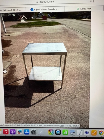 1352512-1 Mindre bänk med underhylla