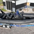 1411905-9 Brig Eagle 780 med Evinrude 300 hk och dubbelaxlad trailer – välutrustad RIB i toppklass