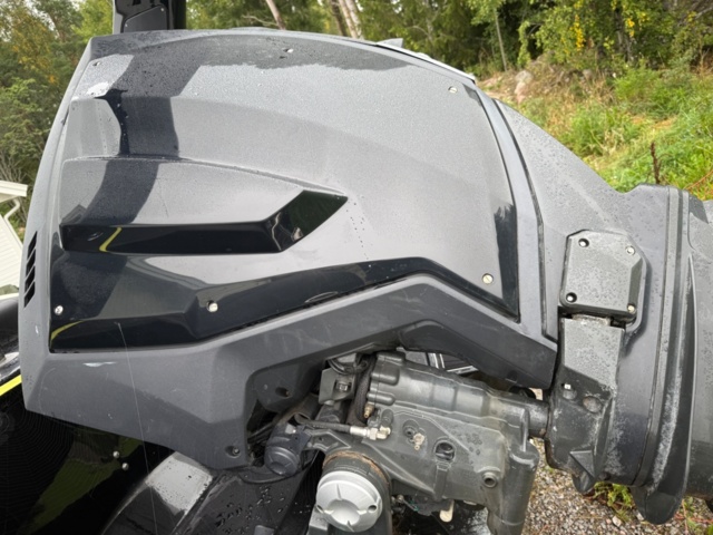 1411905-31 Brig Eagle 780 med Evinrude 300 hk och dubbelaxlad trailer – välutrustad RIB i toppklass