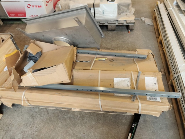 1331875-6 Parti med blandade VVS och ventilationstillbehör