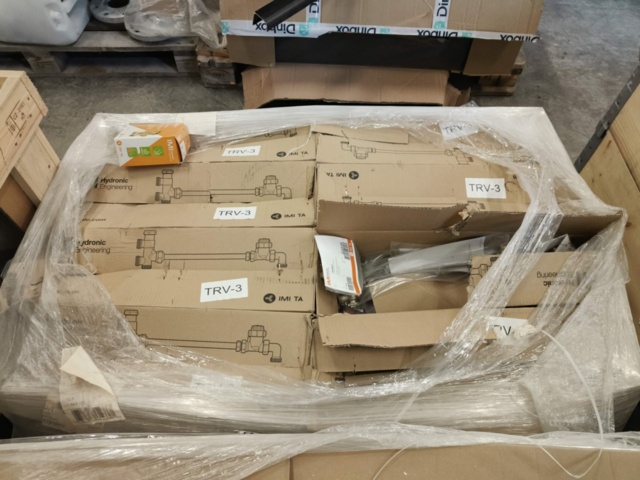 1331875-12 Parti med blandade VVS och ventilationstillbehör