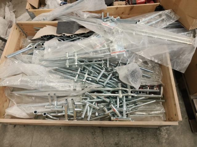 1331875-20 Parti med blandade VVS och ventilationstillbehör