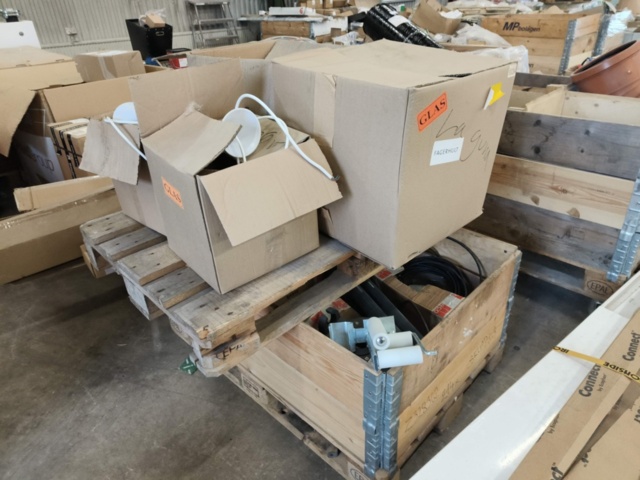 1331875-31 Parti med blandade VVS och ventilationstillbehör