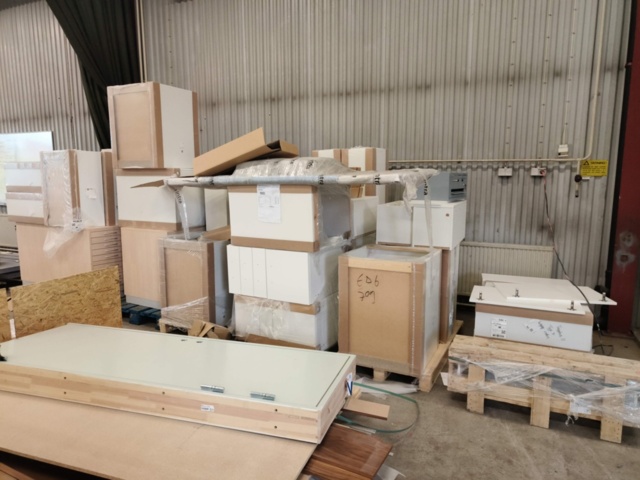 1331878-2 Köksinredning, dörrar med mera