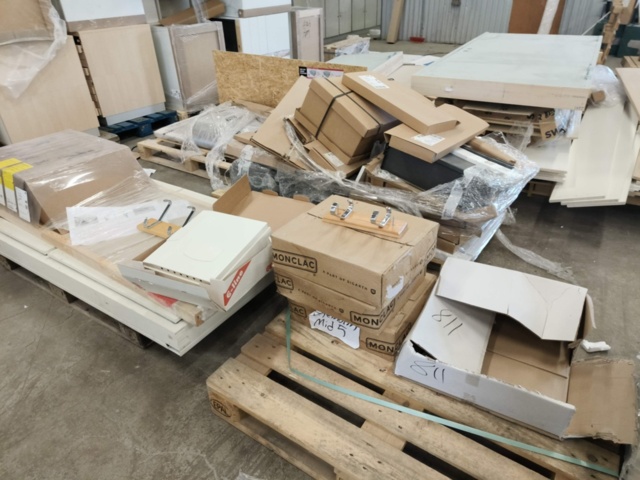 1331878-8 Köksinredning, dörrar med mera