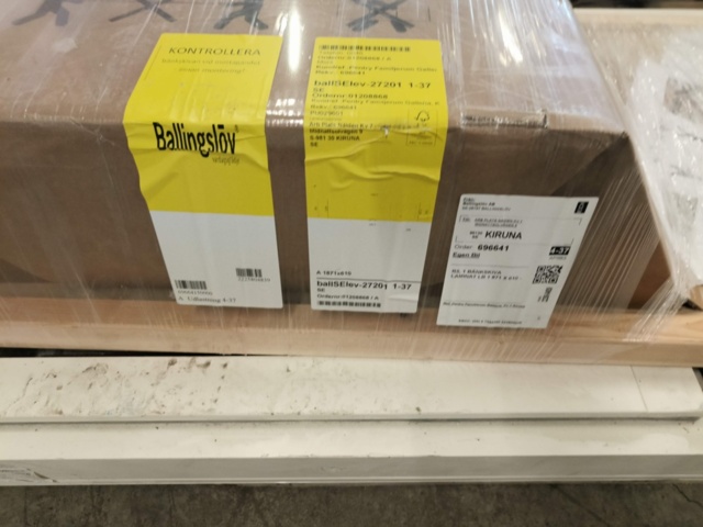 1331878-10 Köksinredning, dörrar med mera