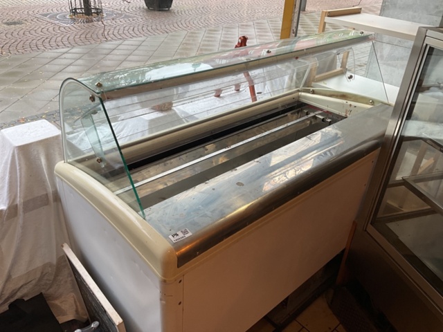 1406385-1 Ice cream counter