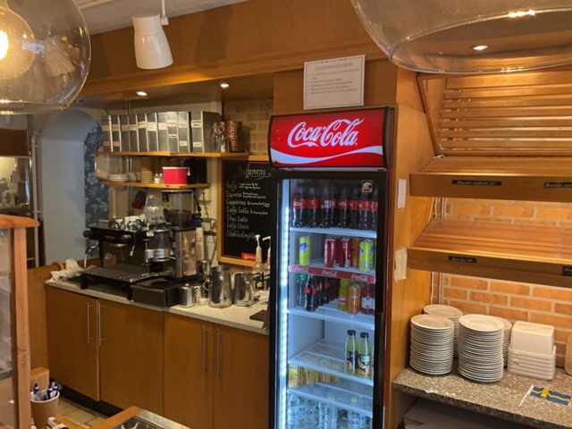 1406394-3 Brödhylla med bänkar