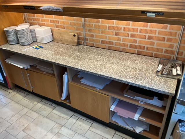 1406394-10 Brödhylla med bänkar