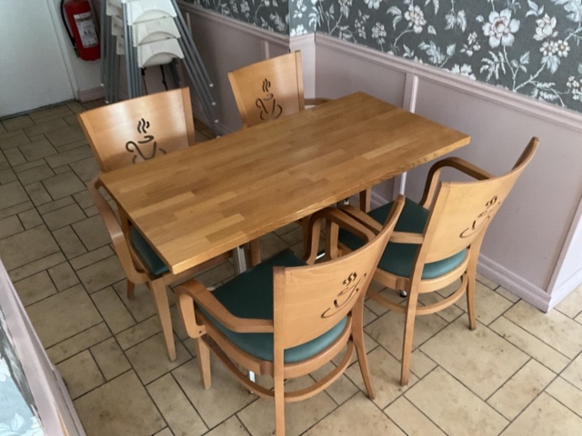 1406395-4 8 st. Bord och 28 st. stolar