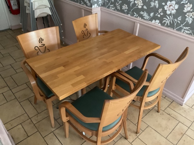 1406396-1 8 st. Bord och 28 st. stolar