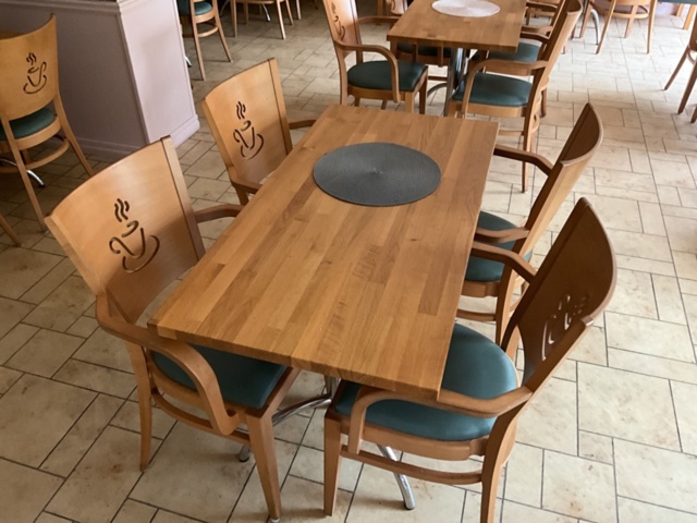 1406396-2 8 st. Bord och 28 st. stolar