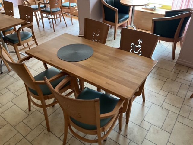 1406396-6 8 st. Bord och 28 st. stolar