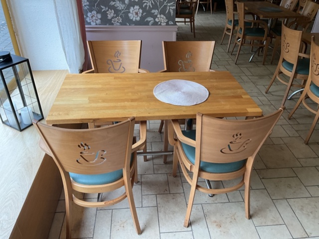 1406396-8 8 st. Bord och 28 st. stolar