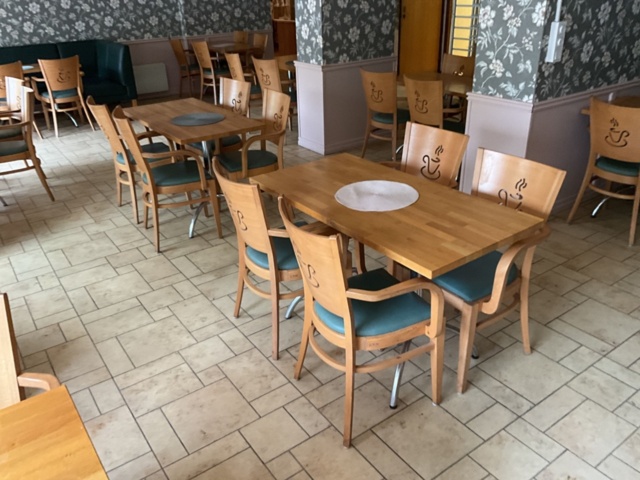 1406396-9 8 st. Bord och 28 st. stolar