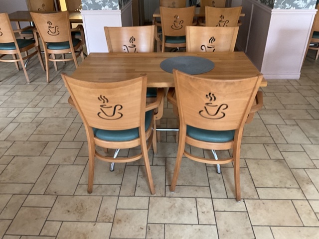 1406396-16 8 st. Bord och 28 st. stolar