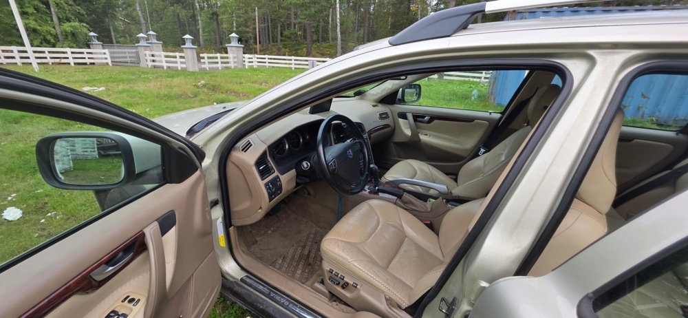 1175790-11 Volvo XC70 D5 AWD Geartronic, 185hk -2007 (Reparationsobjekt)