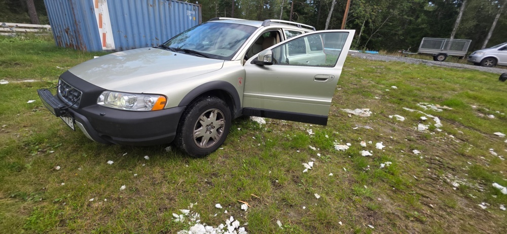 1175790-14 Volvo XC70 D5 AWD Geartronic, 185hk -2007 (Reparationsobjekt)