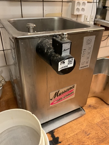 1406408-7 Gräddblås  Mussana