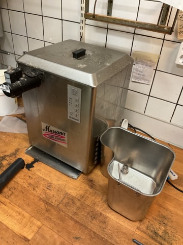 1406408-10 Gräddblås  Mussana