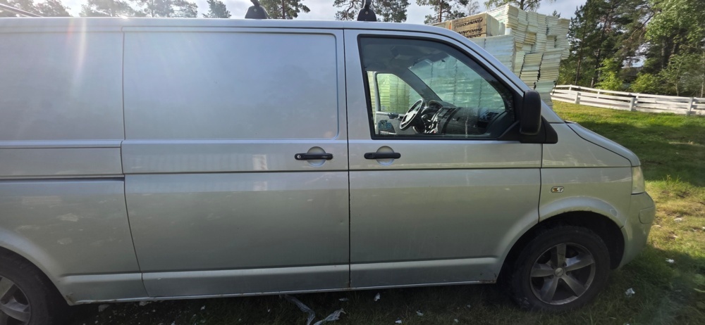 1175791-5 Volkswagen Transporter T30 2.5 TDI Automatisk, 131hk -2009 (Reparationsobjekt)