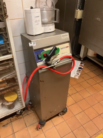 1406414-1 Geléspruta BAKON