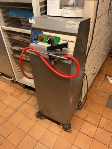 1406414-5 Geléspruta BAKON