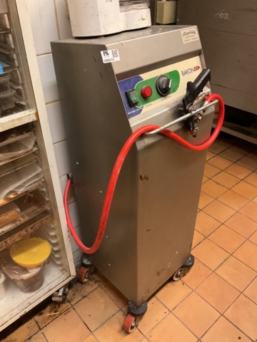 1406414-6 Geléspruta BAKON