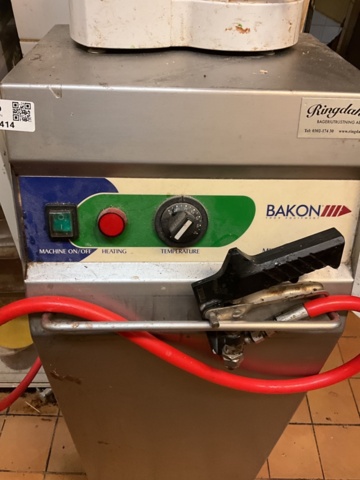 1406414-8 Geléspruta BAKON